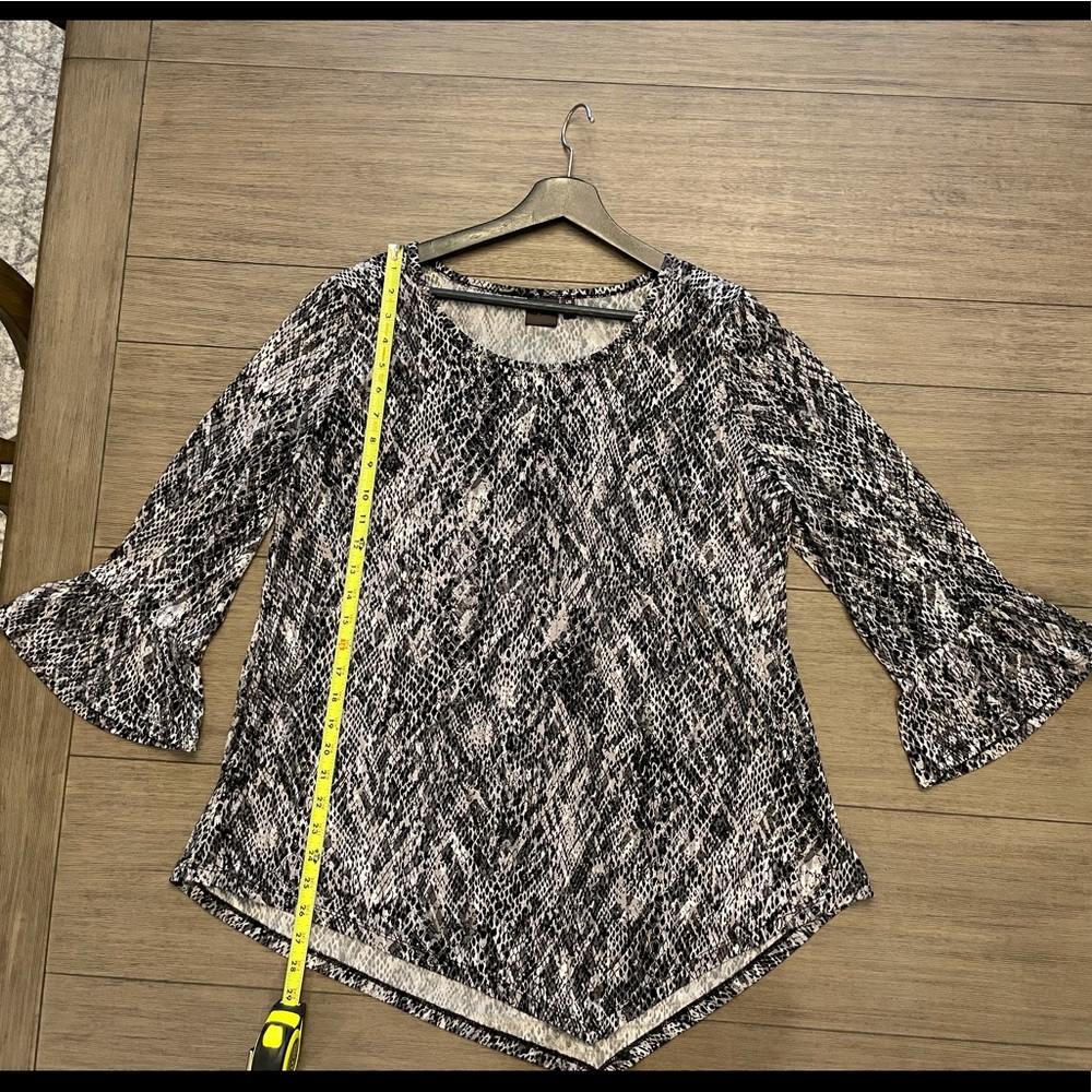 🌺🎉HOST PICK🎉🌺  Rafaella, Large, Three Quarter bell sleeves - Picture 4 of 6
